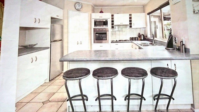 12-2-old kitchen