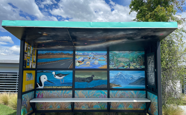 トワイゼルで楽しむアート散策──壁画とギャラリーの旅