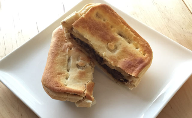 BIG BEN CLASSIC Steak & Cheese中身