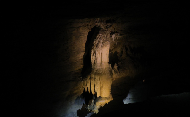 cave1