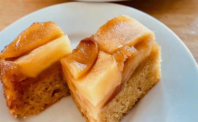 Upside-down cake